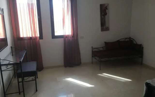 Spacious Comfortable Villa Ref T72024