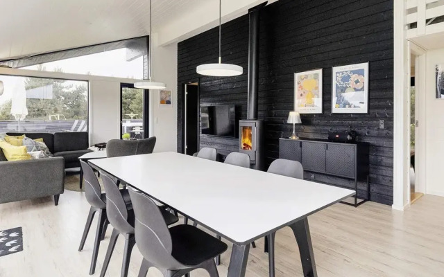 9 Person Holiday Home in Vaeggerlose