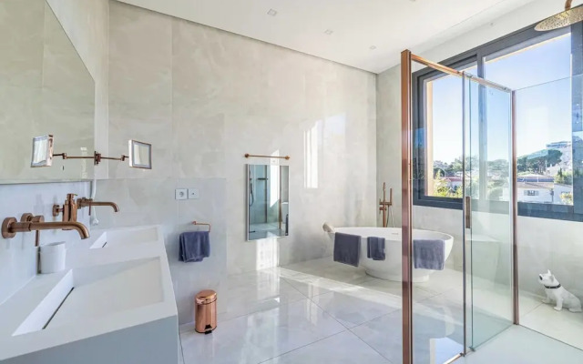Luxurious Villa With Heated Pool 6br/12p - Cannes Juas