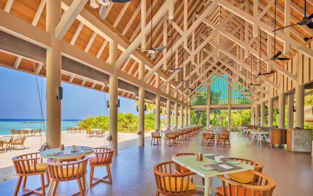 Emerald Faarufushi Resort & Spa