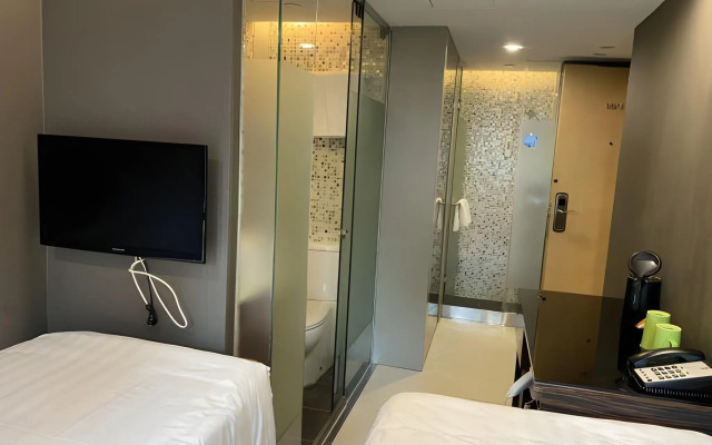 J Link Hotel