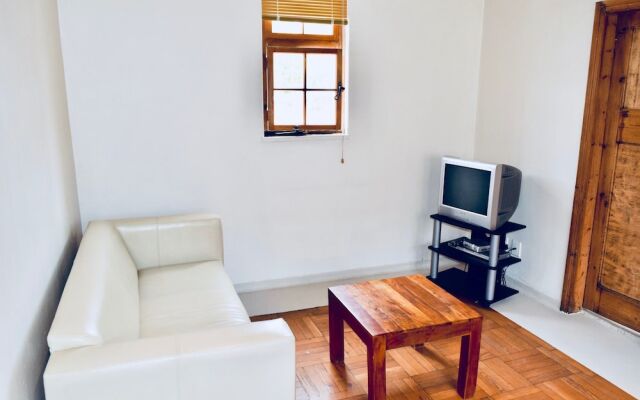 1 Bedroom Apartment Near Kloof Street