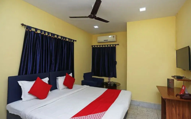 OYO 28291 Akash Ganga Stay