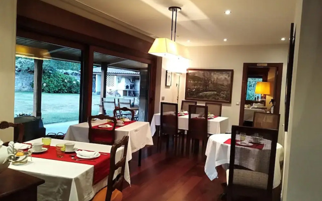 Hotel Reina Adosinda