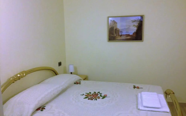 Queen Carolinas Homes - Apartments in old town