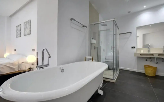 Wonderful views in luxury apartment