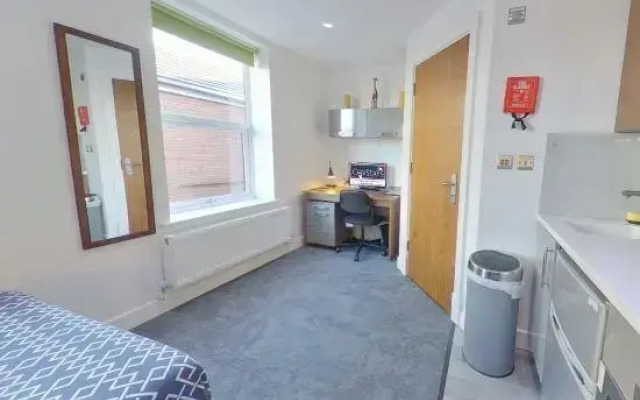 CovStays – Victoria House - Deluxe Studios in Coventry City Centre