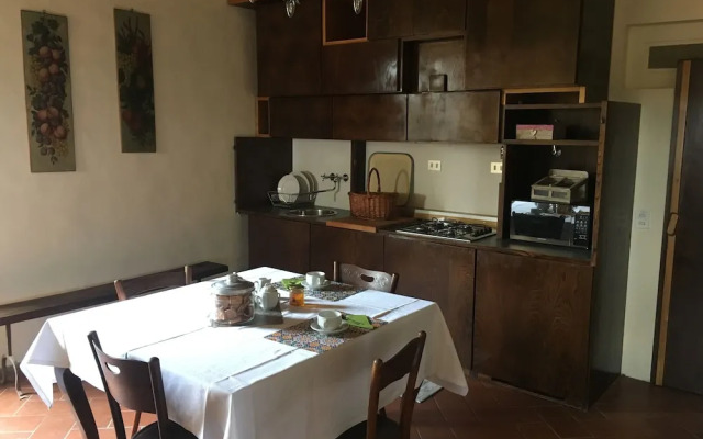 Wine Apartments Florence Lawrence