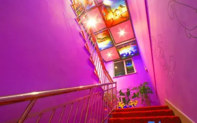 Zhaoyuan Qingfeng Theme Hotel