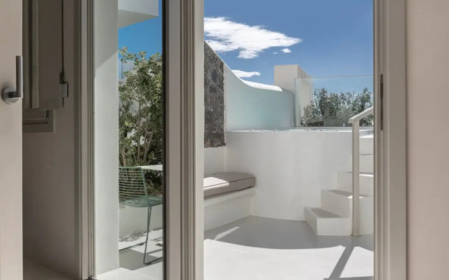 Akra Suites & Spa