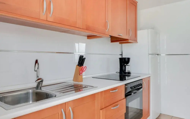 Quaint Apartment near Sea