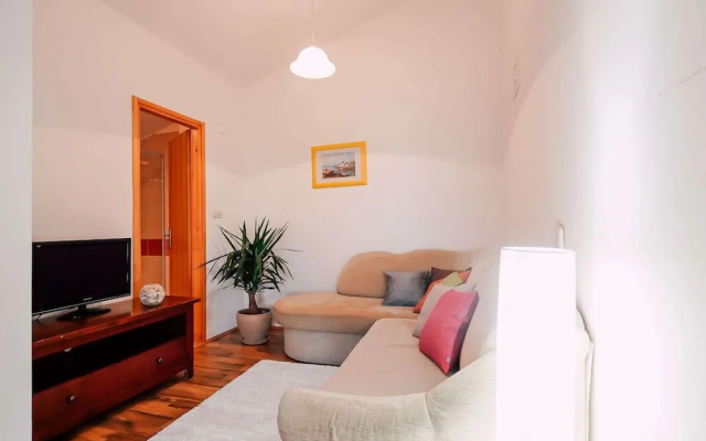 Charming 2-bed Apartment