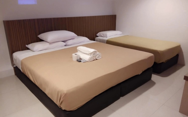 Comfort Two Hotel – Guest Rooms – Malacca