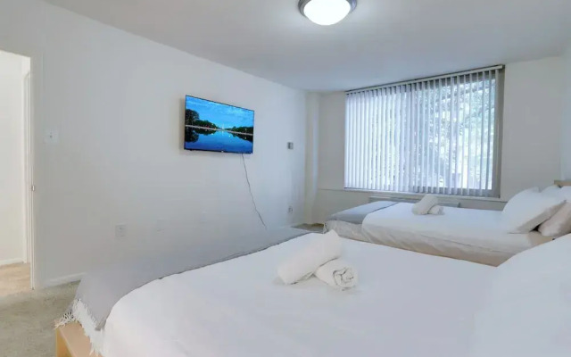 Apt Near Airport in Crystal City