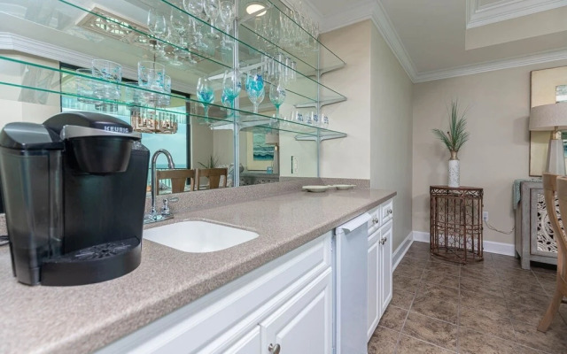 Phoenix Ix 1106 2 Bedroom Condo