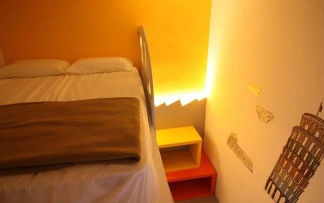 Warm Blanket Hotel - Hostel