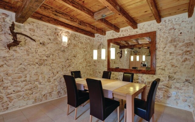 Beautiful Home in Banjole With Wifi and 3 Bedrooms