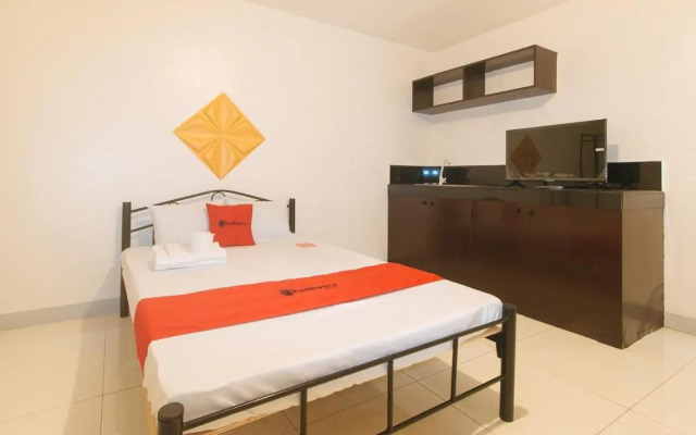 RedDoorz @ The Vjour Hotel Makati