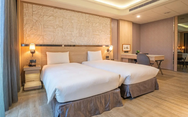 Guide Hotel Taichung ZiYou