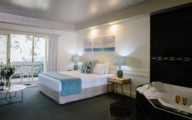 Fairways Resort – Guest Rooms – Melbourne