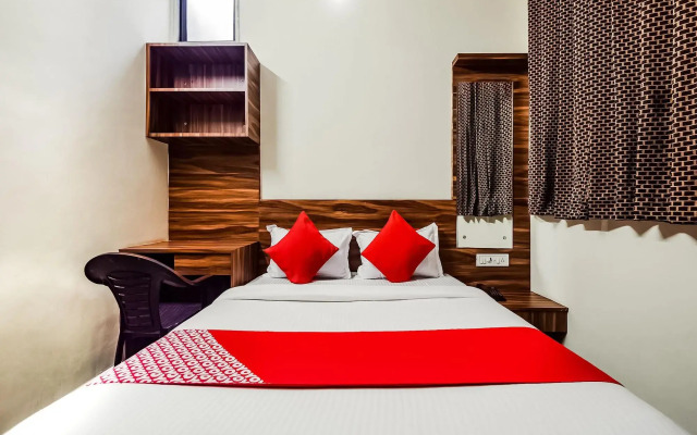 Eleven 43 Suites by OYO Rooms