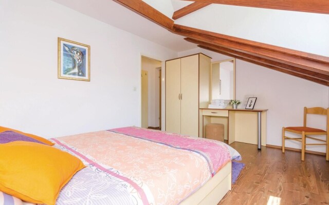 Nice Home in Mokosica With Wifi and 6 Bedrooms