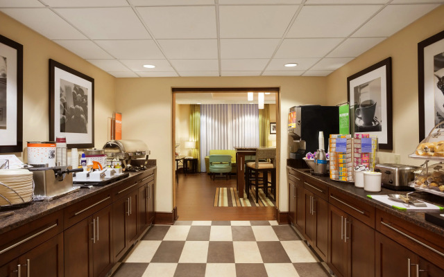 Hampton Inn & Suites Bremerton