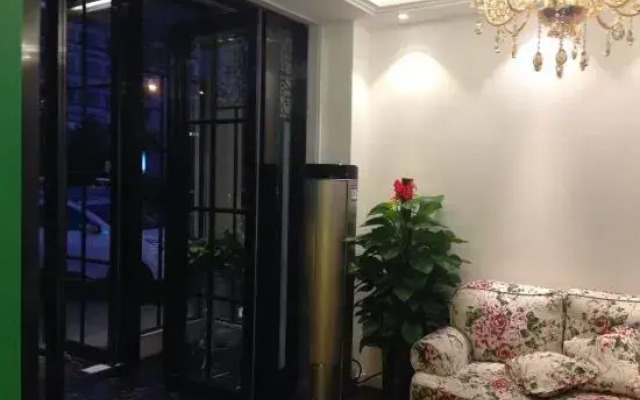 Dengfeng Baroque Hotel