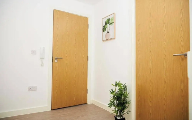 Apartment-sleeps4-streetparking-balcony-duplex