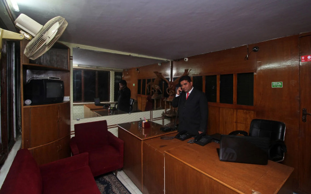 The White House by OYO Rooms