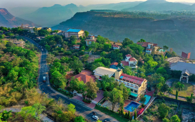 Zaras Resort