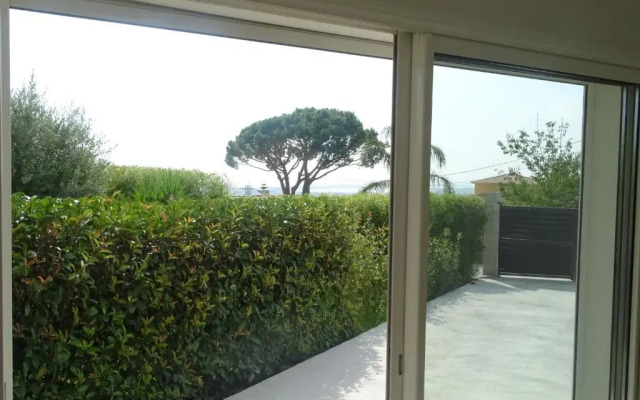 T2 calme avec vue mer et borne de recharge