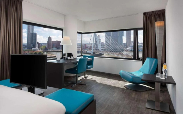Отель DoubleTree by Hilton Rotterdam Centre