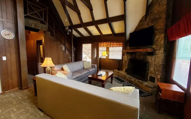 Mountain Getaway - Hidden Creek Chalet