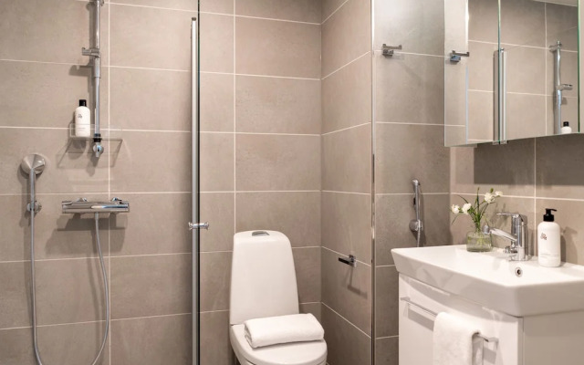 Cozy apartment right next to metro station