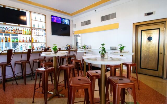 Majestic Hotel South Beach