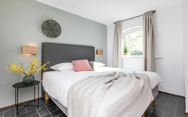 Seaside Elegant Apartment With Terrace