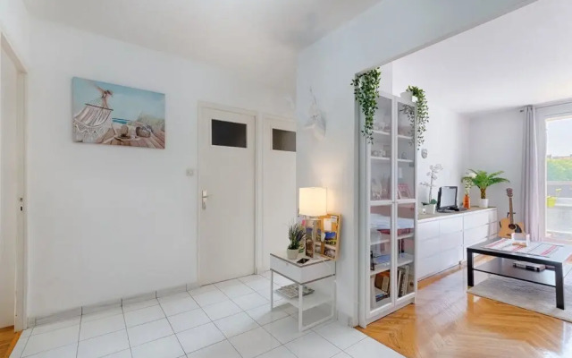 Bright Apartment in the Heart of Joliette