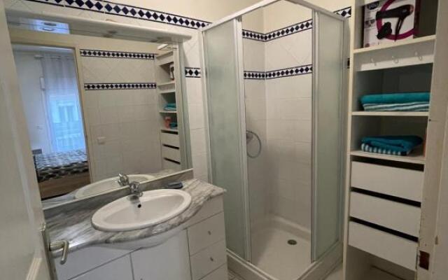 Grand appartement 87m2 à 10 mètres de la plage