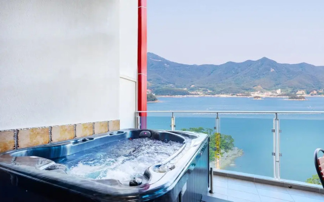 Tongyeong Honey Spa Pension