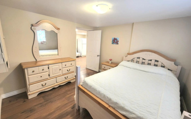 Cozy spacious Apt In Laval, Greater Montreal