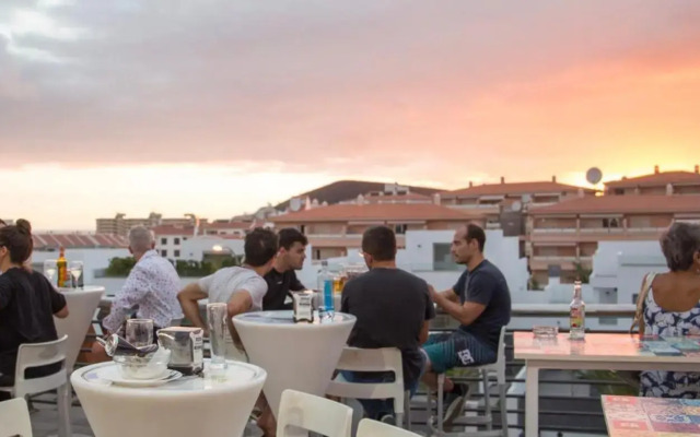 Apartment paddle & tennis courts and swimming pool Los Cristianos