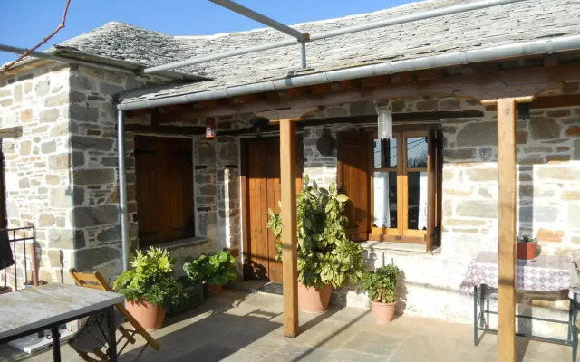 Sarafis Guesthouse
