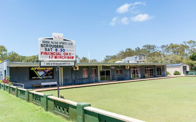 Huge top Floor Unit Across the Road....waterfront!!