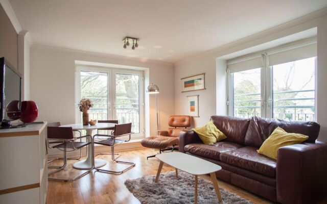 Gorgeous 2 Bed Flat in Historical Edinburgh