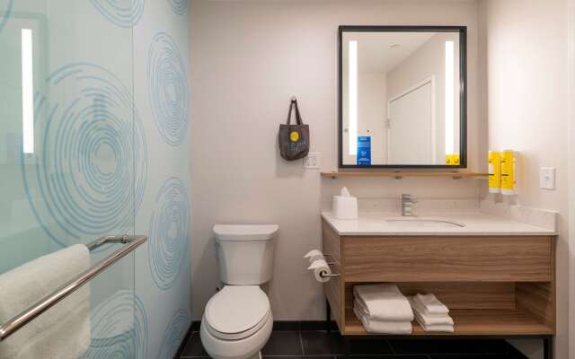 Tru By Hilton Phoenix Glendale Westgate, AZ