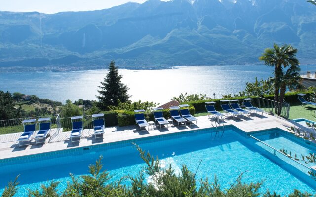 Village Hotel Lucia