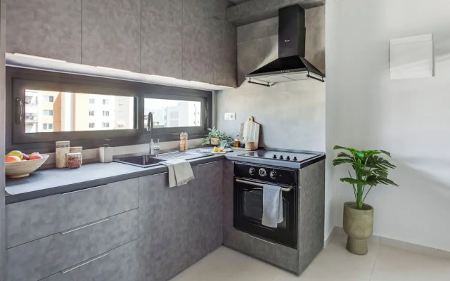 Sanders Old Port Thessaloniki