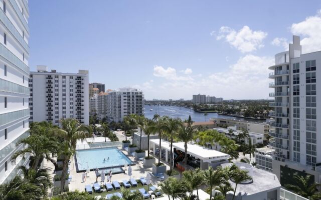 Sapphire Suite Beachfront, Gym + Pool!