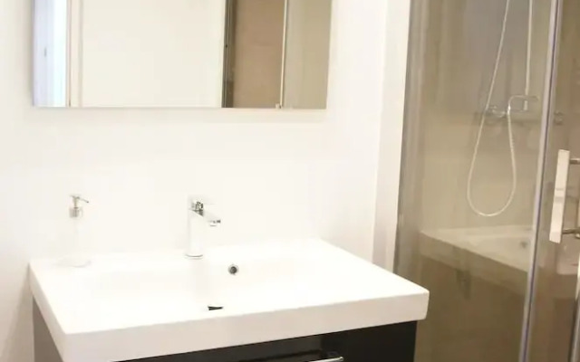 Republique 102 Apartment